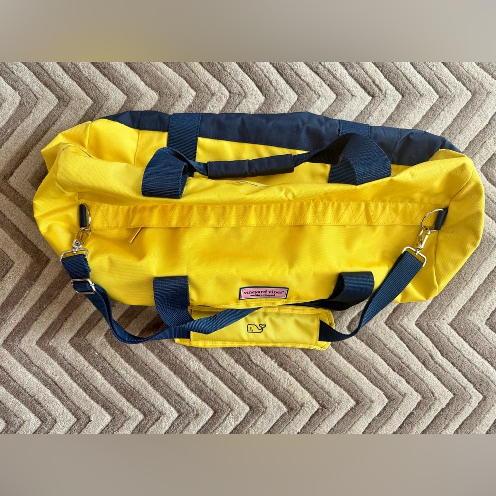 Vineyard Vines Large On-The-Go weekender Navy and Yellow Duffel Bag